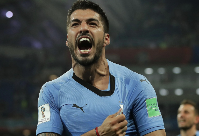 Luis Suárez, entre lágrimas, anunció su retiro de la Selección